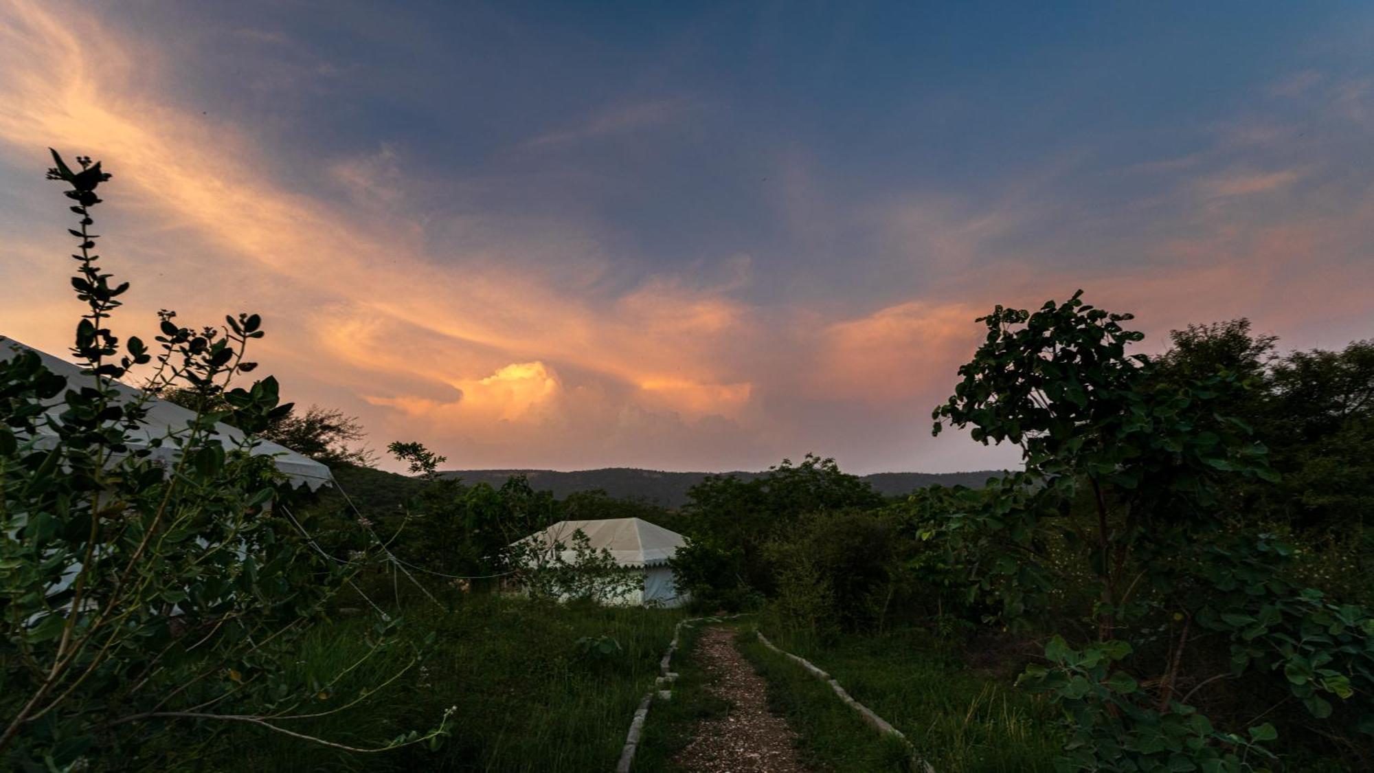 Dera Baghdarrah Nature Retreat Udaipur Ngoại thất bức ảnh